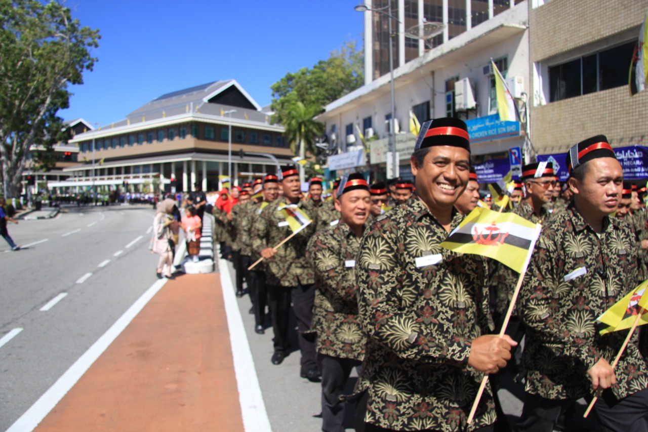 Warga Brunei Terkagum Menyaksikan Parade Baju Adat ...