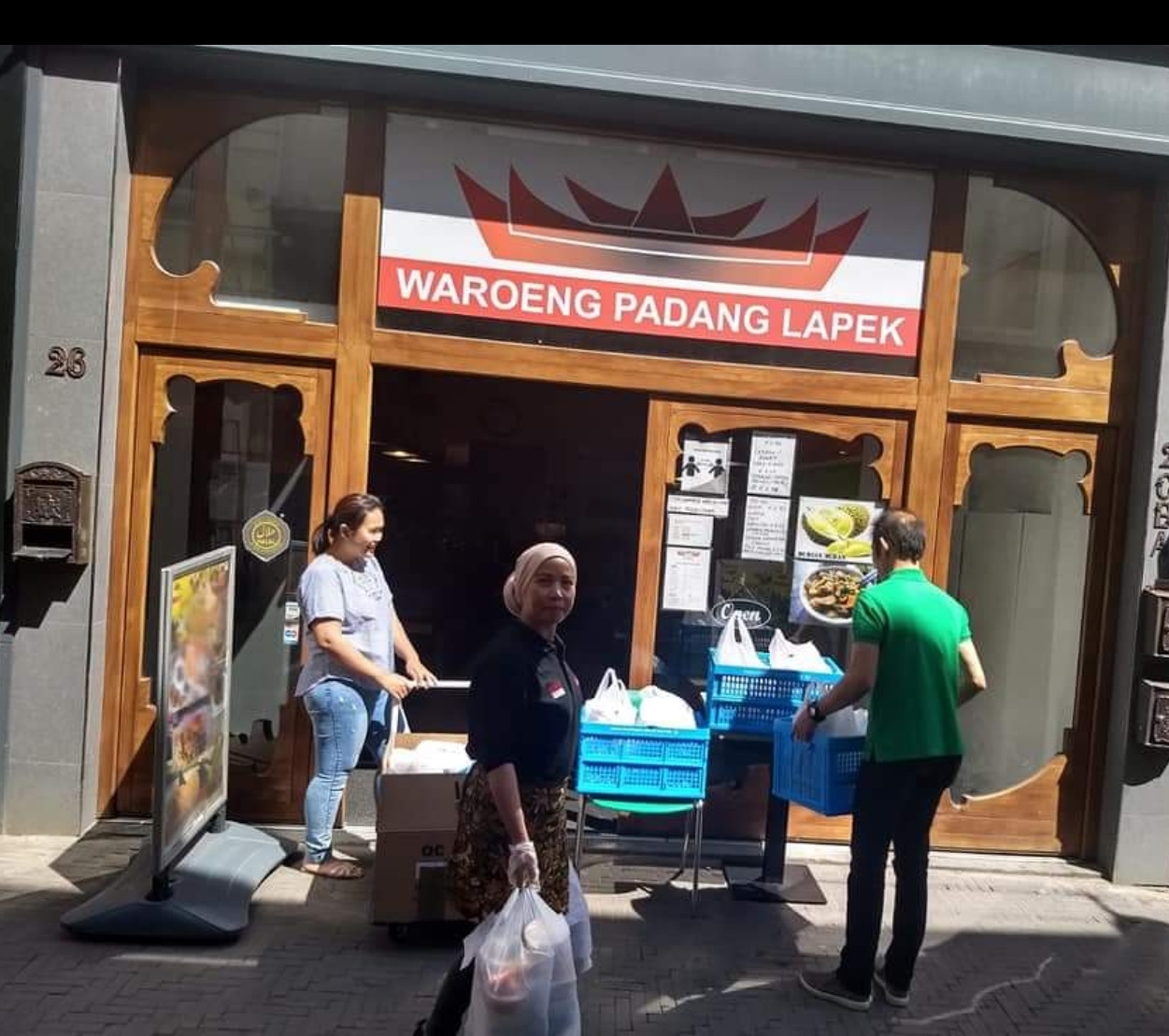 Restoran Padang Di Belanda Ini Membuat Warga Setempat Ketagihan Masakan ...