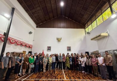 KBRI Caracas Rayakan Hari Batik dengan Kelas Batik untuk Warga Venezuela