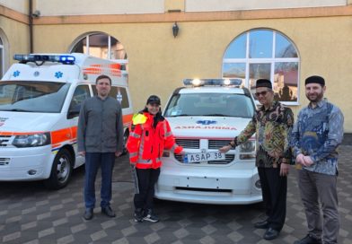 Dari Indonesia untuk Ukraina: Dua Ambulans untuk Misi Kemanusiaan Dari Indonesia untuk Ukraina: Dua Ambulans untuk Misi Kemanusiaan