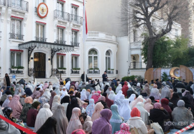 KBRI Paris Selenggarakan Shalat Idul Fitri 1 Syawal 1447 H bersama Masyarakat dan Diaspora Indonesia KBRI Paris Selenggarakan Shalat Idul Fitri 1 Syawal 1447 H bersama Masyarakat dan Diaspora Indonesia