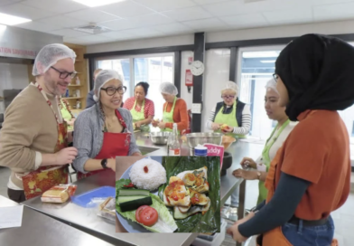 Workshop Kuliner ARI: Memperkenalkan Pepes Ikan dan Asinan Buah untuk Masyarakat Perancis Utara Workshop Kuliner ARI: Memperkenalkan Pepes Ikan dan Asinan Buah untuk Masyarakat Perancis Utara