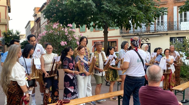 La Fête de la Musique: Harmoni Angklung Indonesia di Tengah Musim Panas Prancis La Fête de la Musique: Harmoni Angklung Indonesia di Tengah Musim Panas Prancis