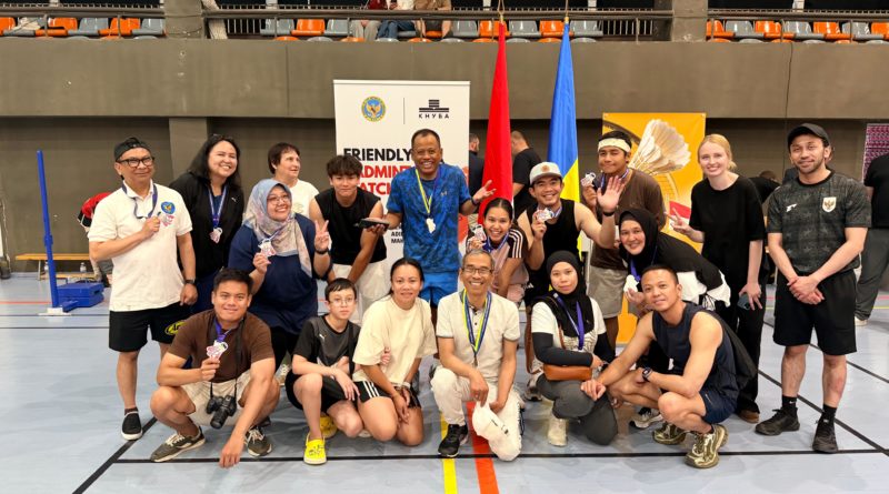 HUT RI di Kyiv: WNI dan Mahasiswa Ukraina Bertanding, Persahabatan yang Menang HUT RI di Kyiv: WNI dan Mahasiswa Ukraina Bertanding, Persahabatan yang Menang