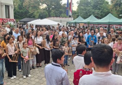 Dari Angklung hingga Nasi Padang, Festival Indonesia Memikat 1.200 Pengunjung di Bucharest Dari Angklung hingga Nasi Padang, Festival Indonesia Memikat 1.200 Pengunjung di Bucharest
