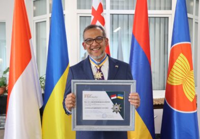 Dubes RI Kyiv Raih Penghargaan atas Kontribusi bagi Hubungan Indonesia–Ukraina Dubes RI Kyiv Raih Penghargaan atas Kontribusi bagi Hubungan Indonesia–Ukraina